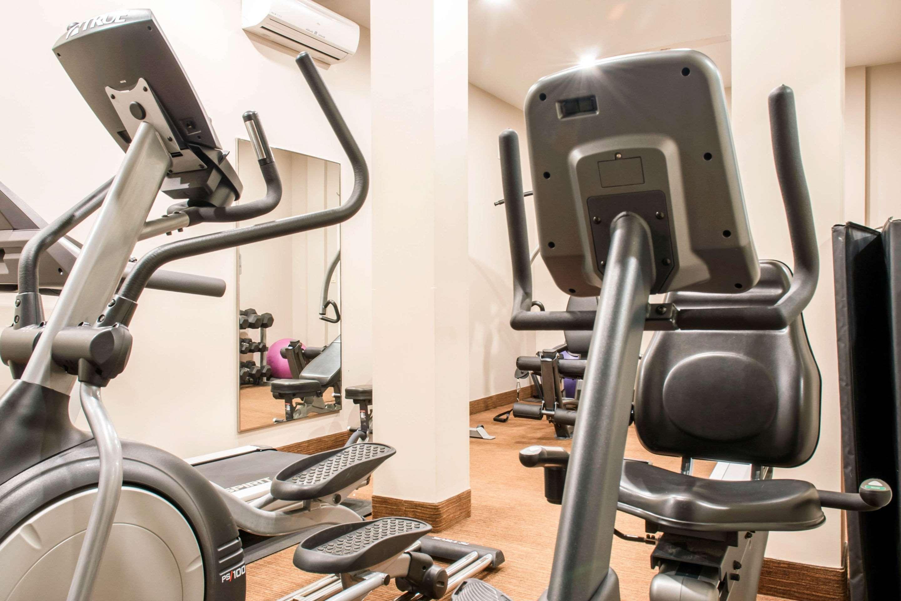 רוטסאיי Quality Inn & Suites Quispamsis מראה חיצוני תמונה