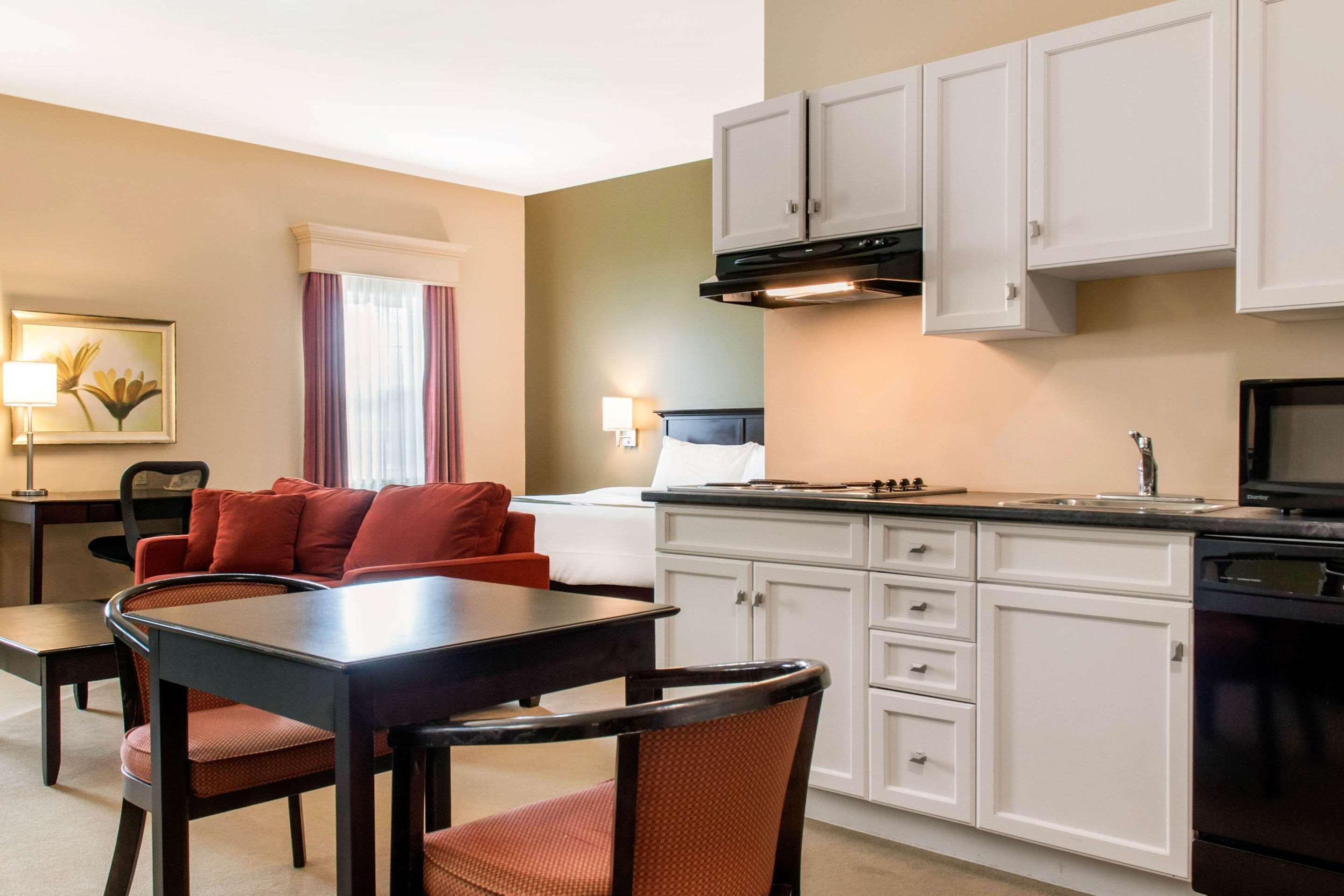 רוטסאיי Quality Inn & Suites Quispamsis מראה חיצוני תמונה