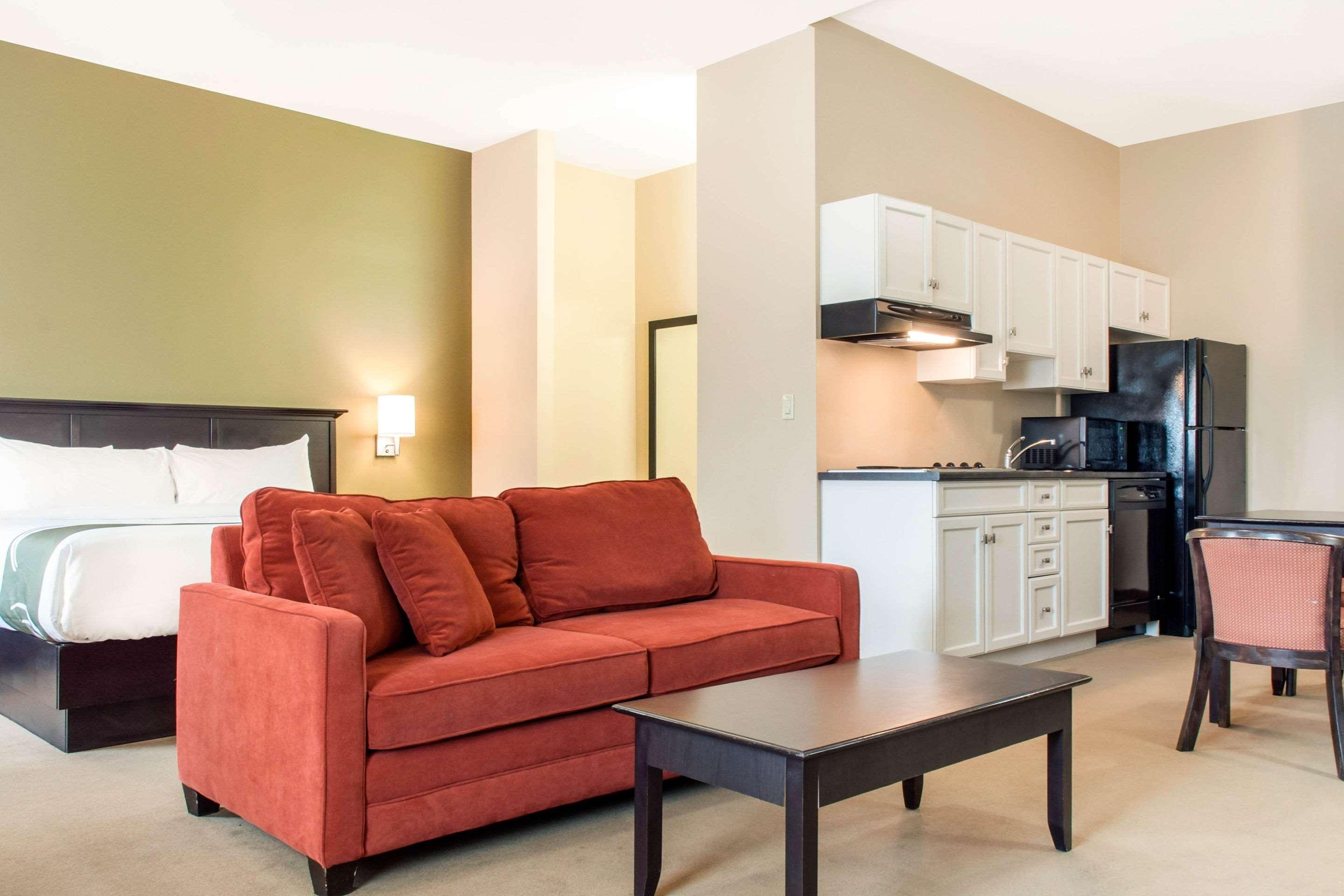 רוטסאיי Quality Inn & Suites Quispamsis מראה חיצוני תמונה