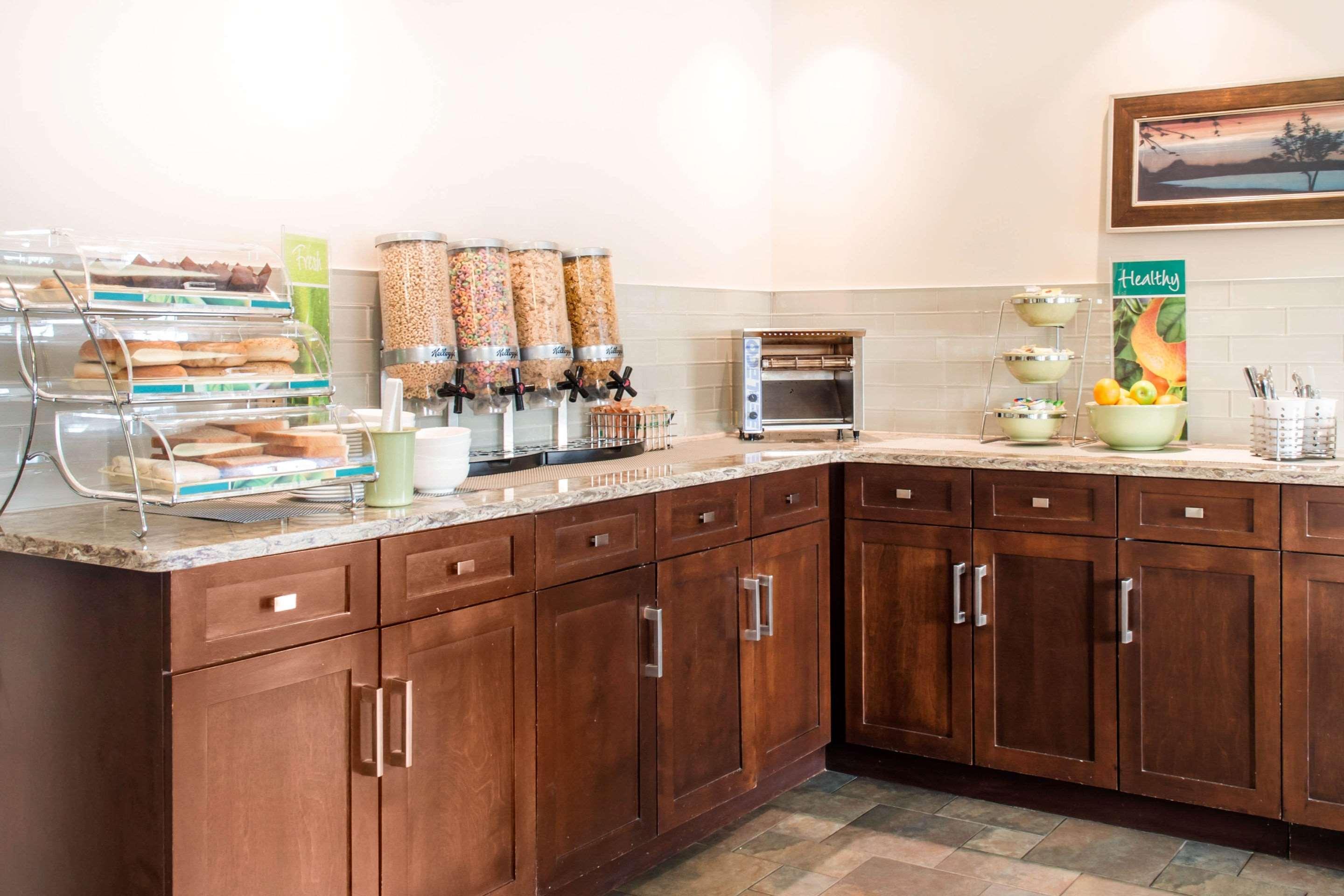 רוטסאיי Quality Inn & Suites Quispamsis מראה חיצוני תמונה