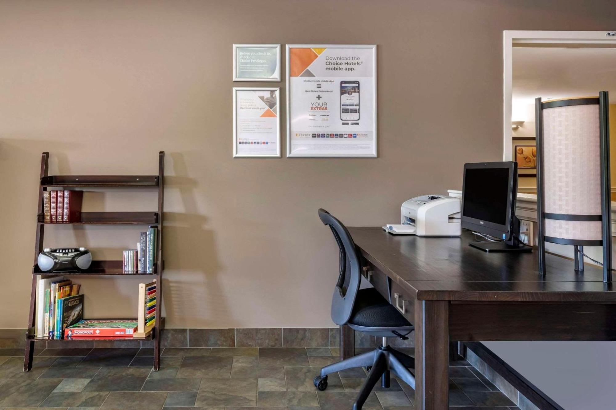 רוטסאיי Quality Inn & Suites Quispamsis מראה חיצוני תמונה