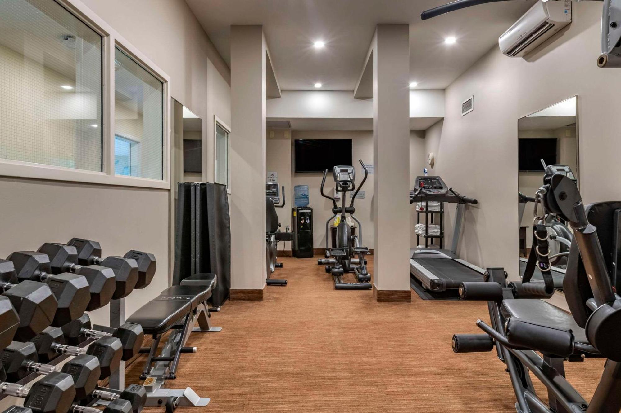רוטסאיי Quality Inn & Suites Quispamsis מראה חיצוני תמונה