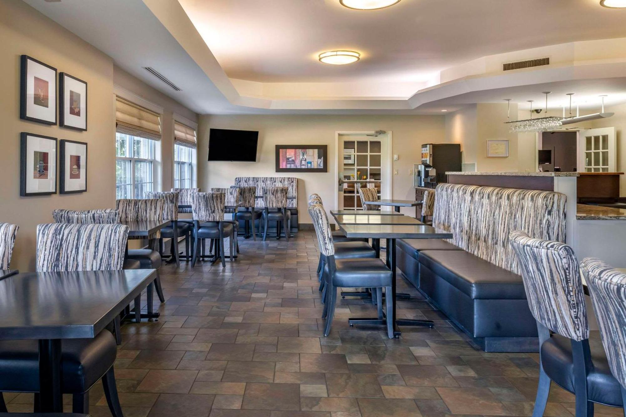 רוטסאיי Quality Inn & Suites Quispamsis מראה חיצוני תמונה