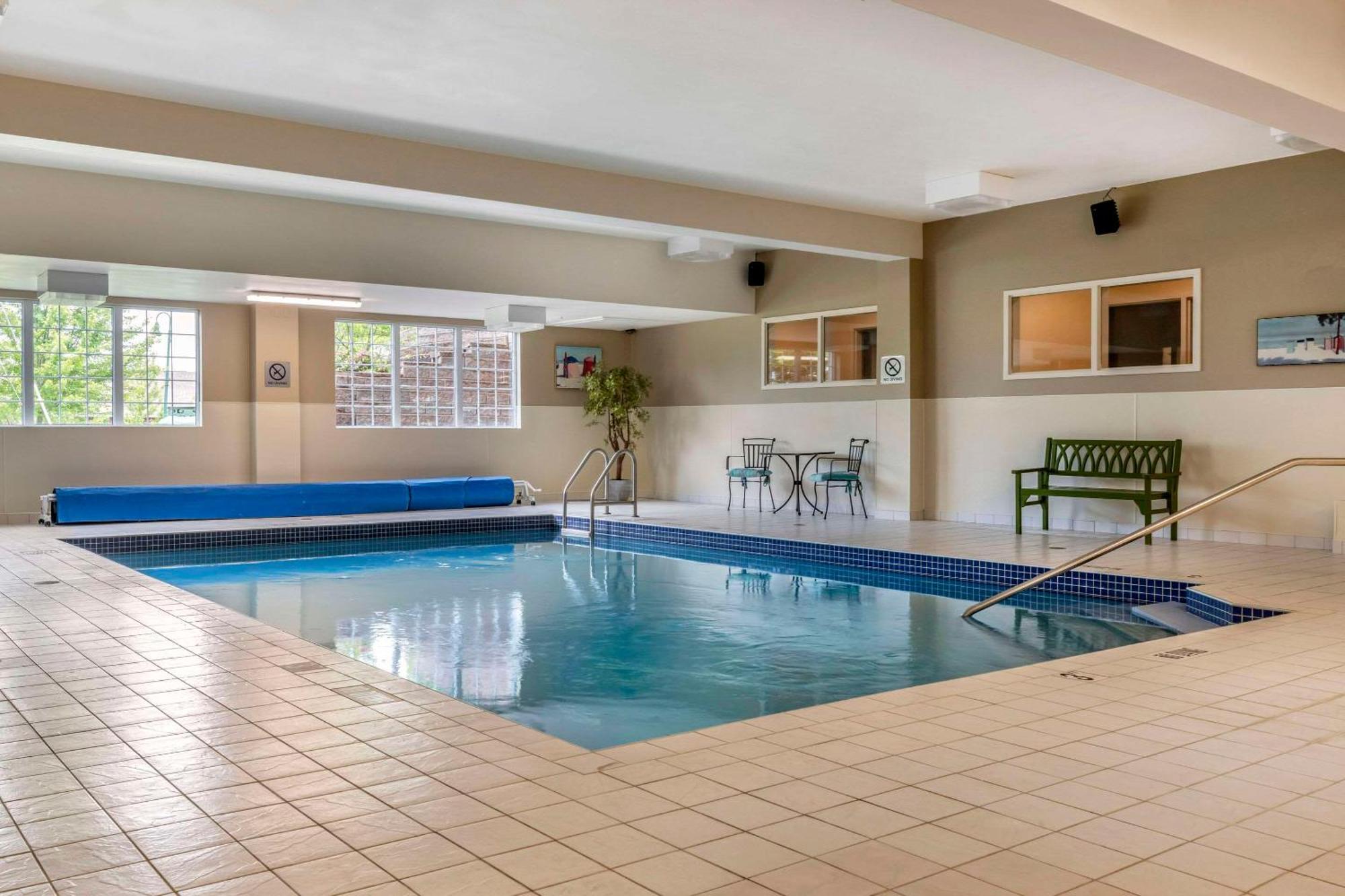 רוטסאיי Quality Inn & Suites Quispamsis מראה חיצוני תמונה
