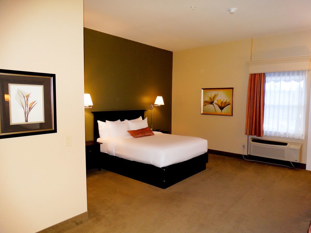 רוטסאיי Quality Inn & Suites Quispamsis מראה חיצוני תמונה